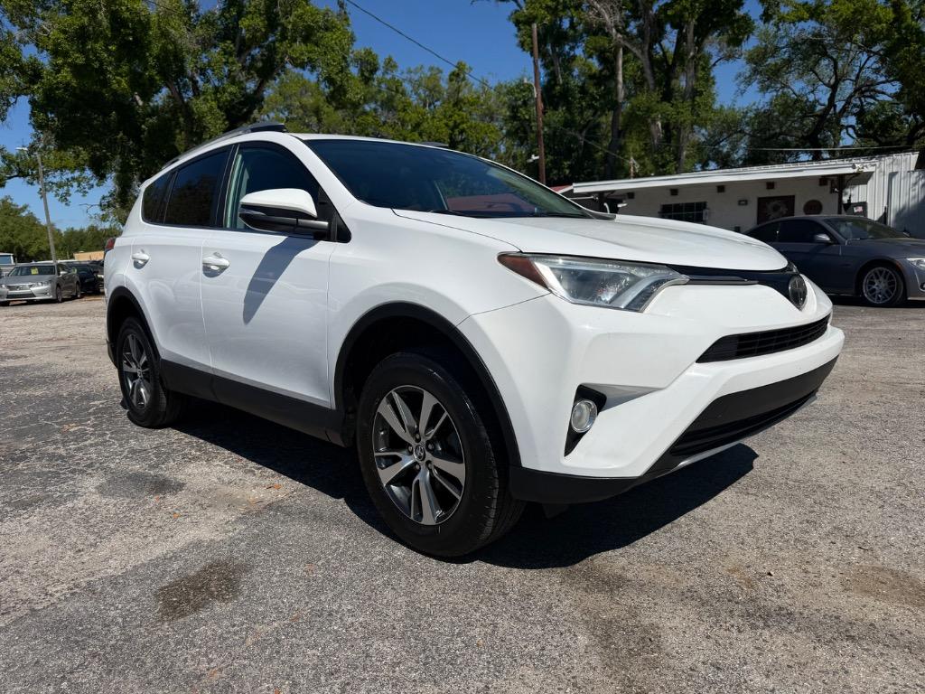 2018 Toyota RAV4 XLE's photo