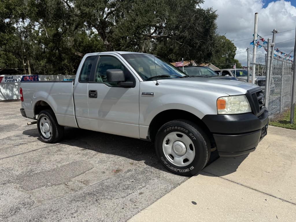 2005 Ford F-150 XL Regular Cab 126-in Styleside's photo